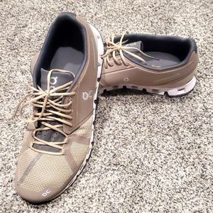 On Cloud, size 10, Tan